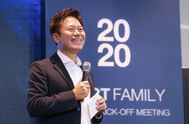 SK텔레콤 박정호 사장이 2일 SK텔레콤 을지로 본사에서 열린 ‘2020년 SK ICT 패밀리 신년회’에서 신년 메시지를 발표하고 있다/SK텔레콤 제공
