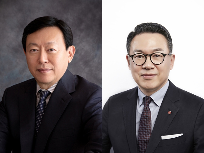 신동빈 롯데지주 회장(왼쪽), 이동우 롯데지주 신임 대표. /롯데지주 제공