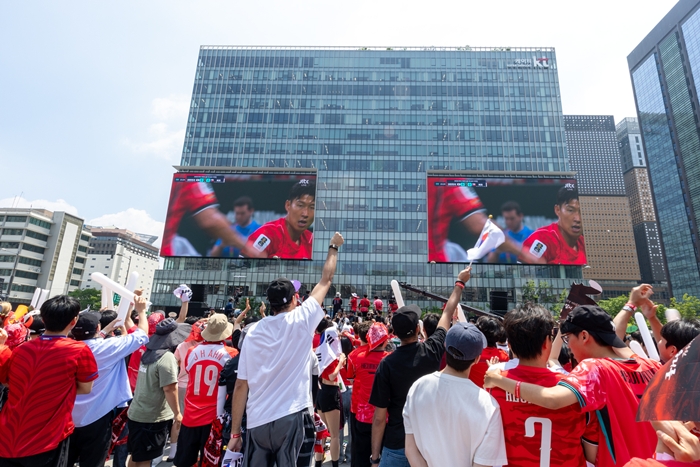 KT, 축구 국대 26년간 응원, 