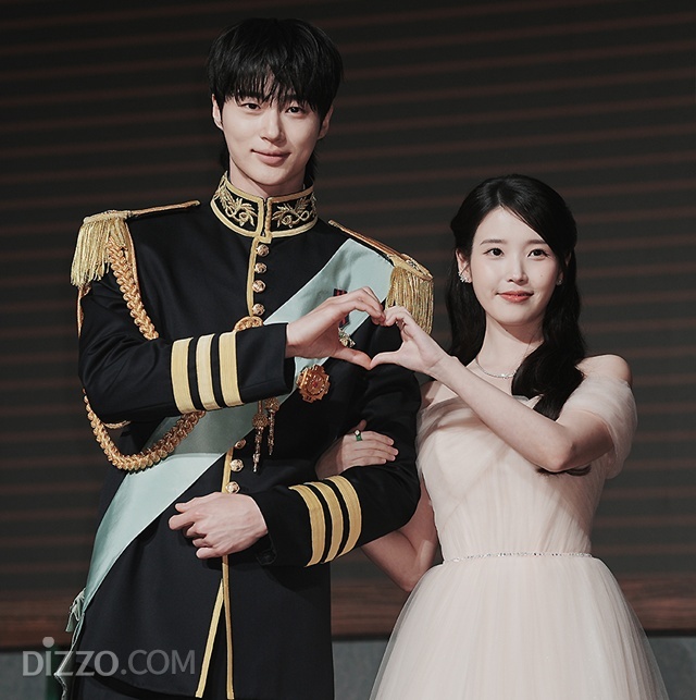 아이유·변우석, 10년 서사 완성…