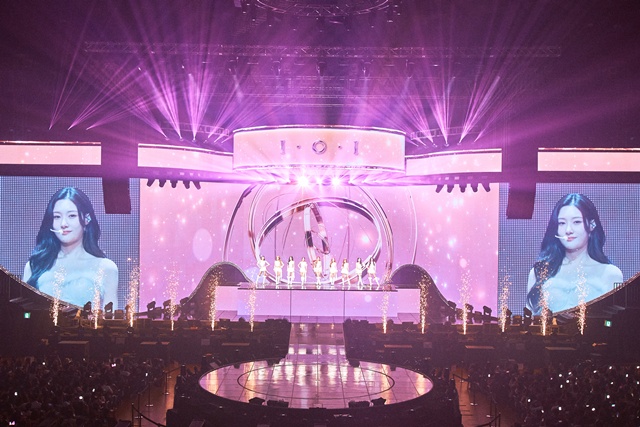 멈추었던 시계가 다시 움직였다…아이오아이가 완성한 'LOOP' [공연뷰] 
