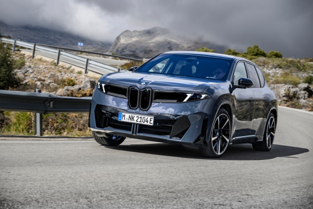 BMW, 차세대 전기 SUV iX3 기대감 고조…SDV 시대 비전 제시