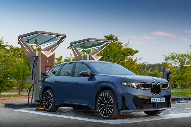 8분대 충전 시대…BMW코리아, 400kW 초급속 충전기 첫선